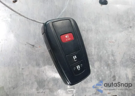 2021 Toyota Prius Le z USA, uszkodzony, nr VIN JTDKAMFU5M3148186